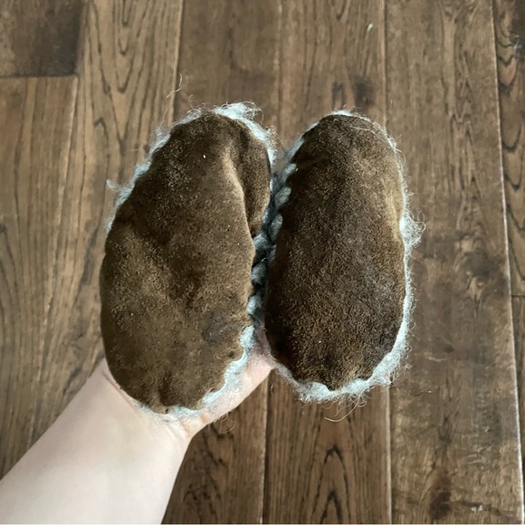 Warm and cozy baby booties! - Picture 6 of 6